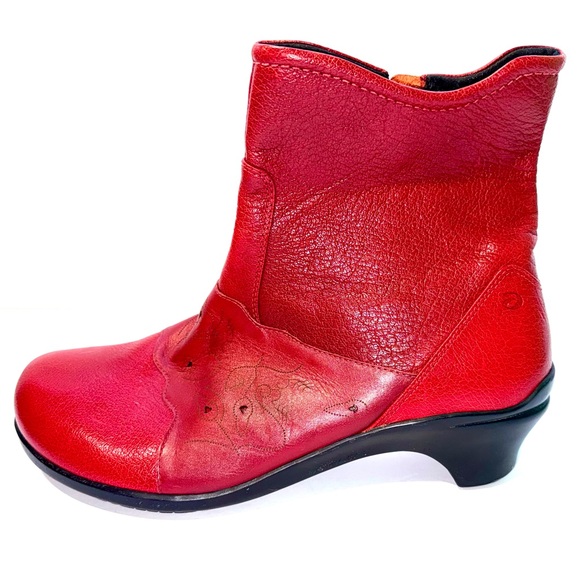 ARAVON by New Balance Red Leather Ankle Boots Maeve Comfort Booties - Picture 2 of 7